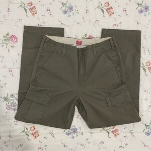 Levi’s Cargo Straight